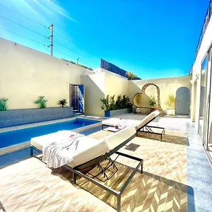  Villa Paradis